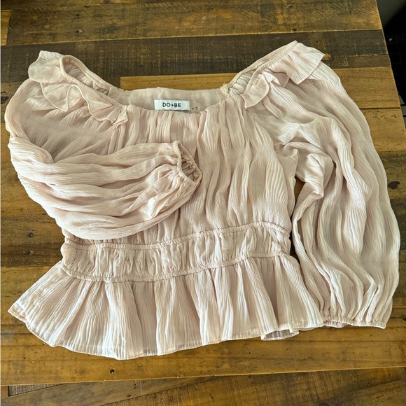 DO+BE Tops - Flattering Crème off the shoulder top with ruffle and sass